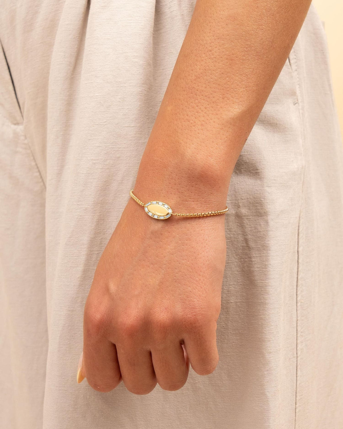 Sternzeichen Gravurarmband Gravurplatte Oval Zirkonia