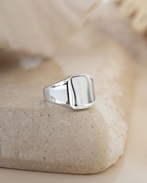 Handwritten Upload Engraving Oktagon Signet Ring