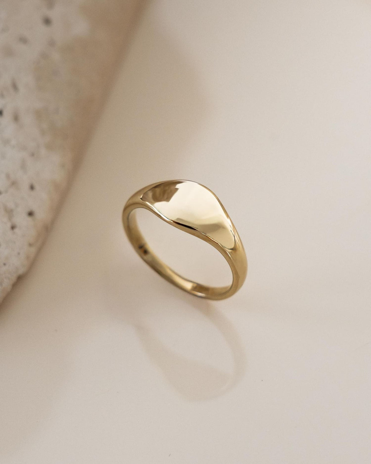 Fußabdruck Gravurring Damen Goldring