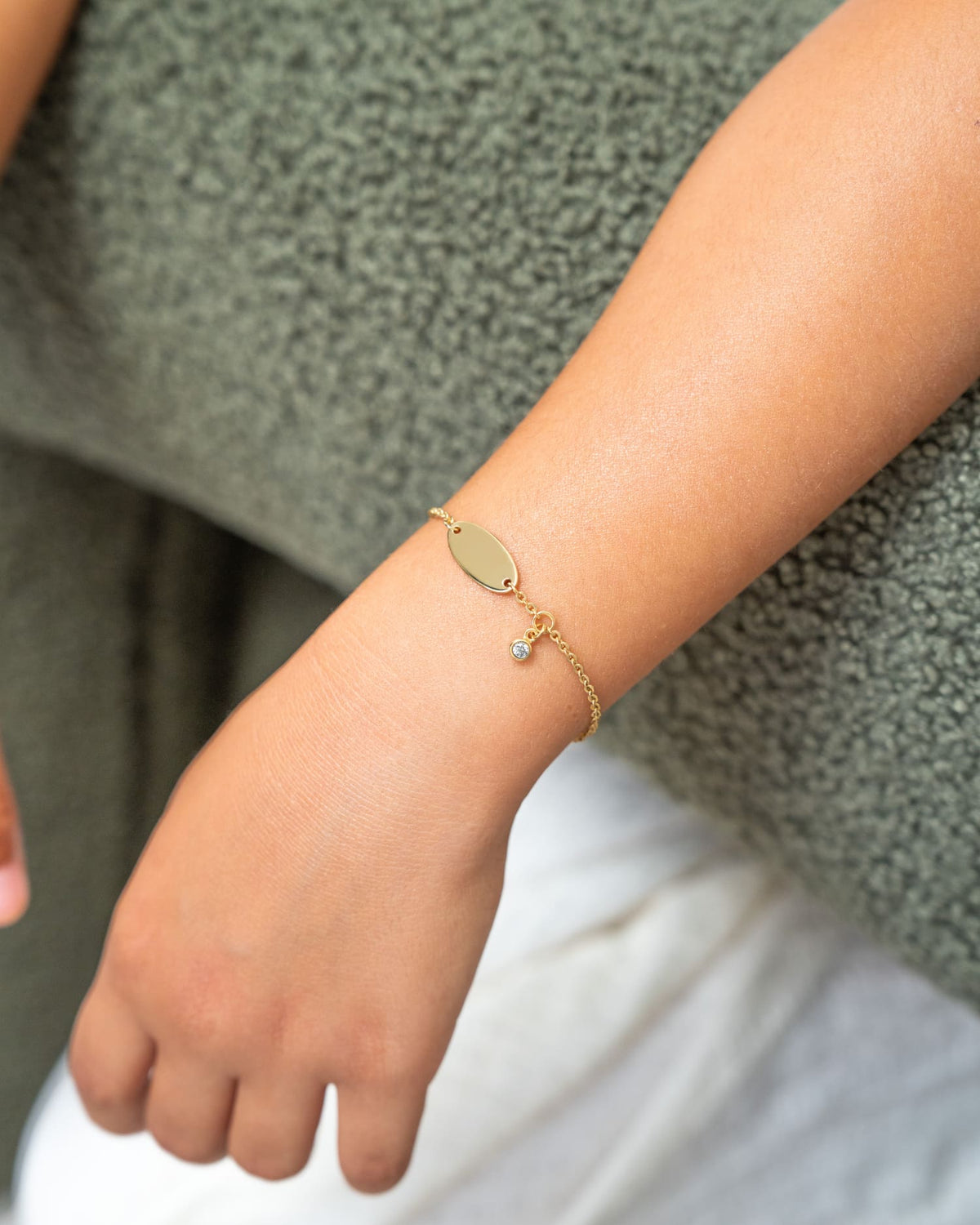 Geburtsblume Gravurarmband Gravurplatte Oval Zirkonia