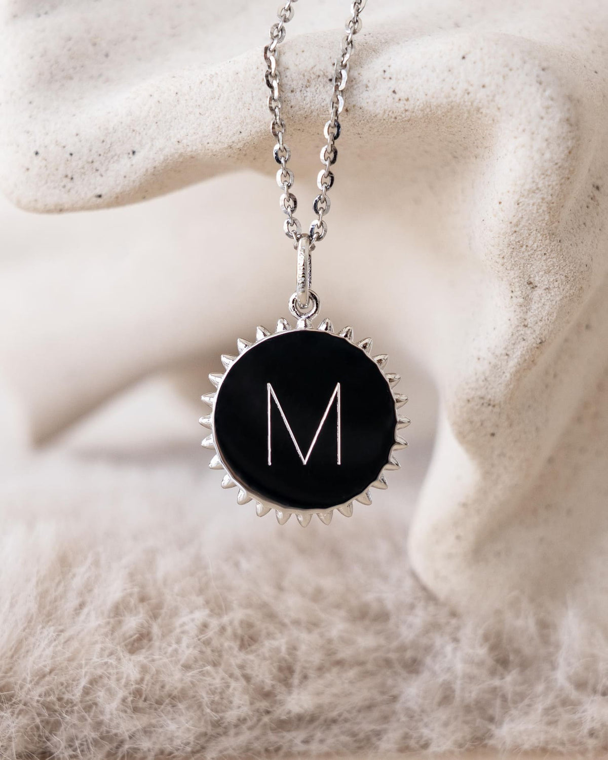 Initialen zon ketting graveerplaat hanger
