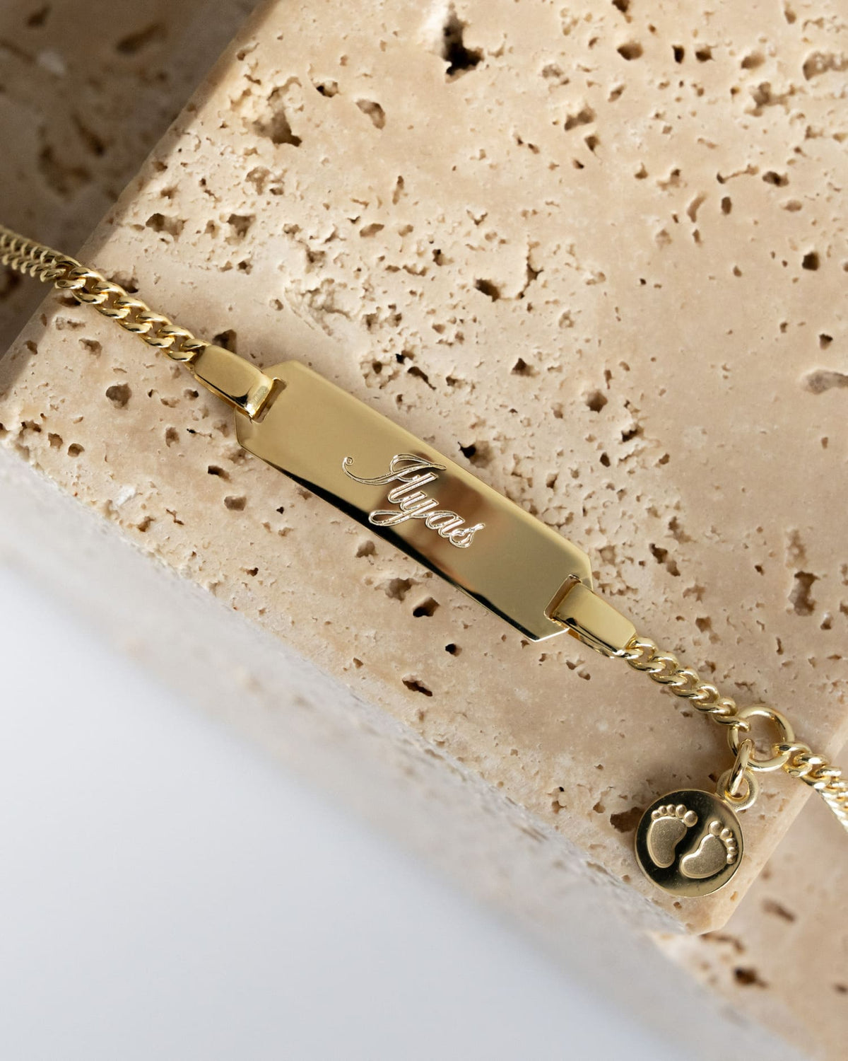 Gravurarmband Gravurplatte Babyfüße