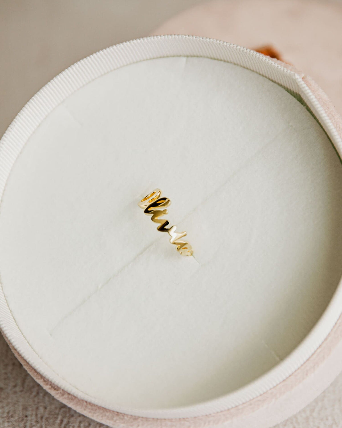 Name ring